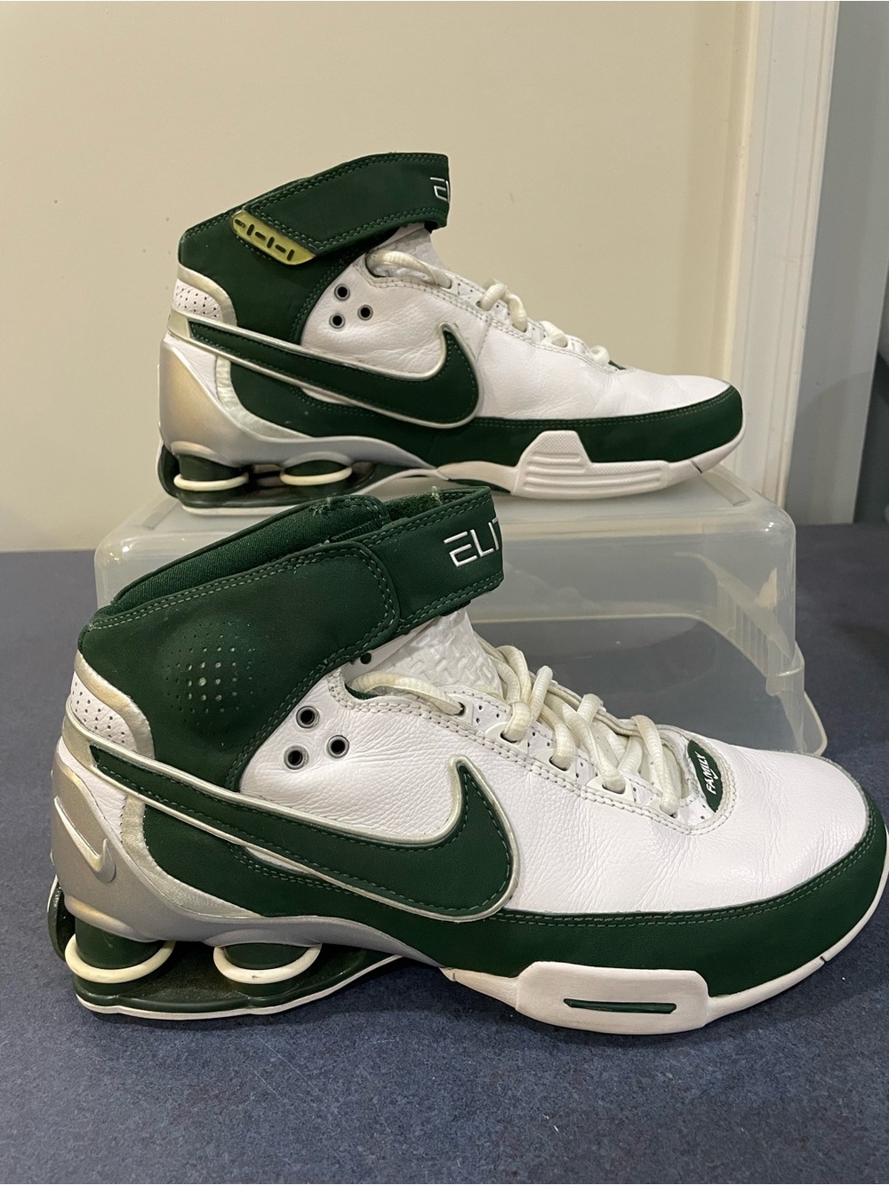 2007 Nike White and Dark Green High-Top Athletic Basketball Shoes